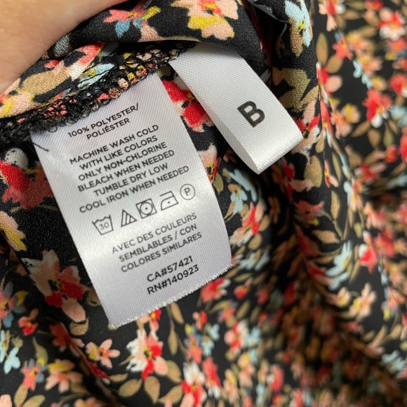 Floral Loft Blouse - Picture 5 of 5